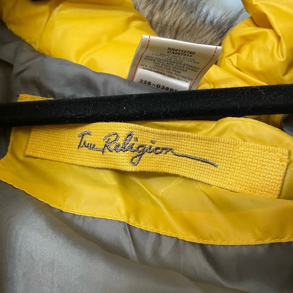 True Religion mustard yellow vest with detachable hood size medium - Picture 5 of 9